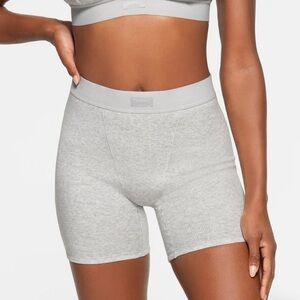 Skims cotton rib boxer shorts